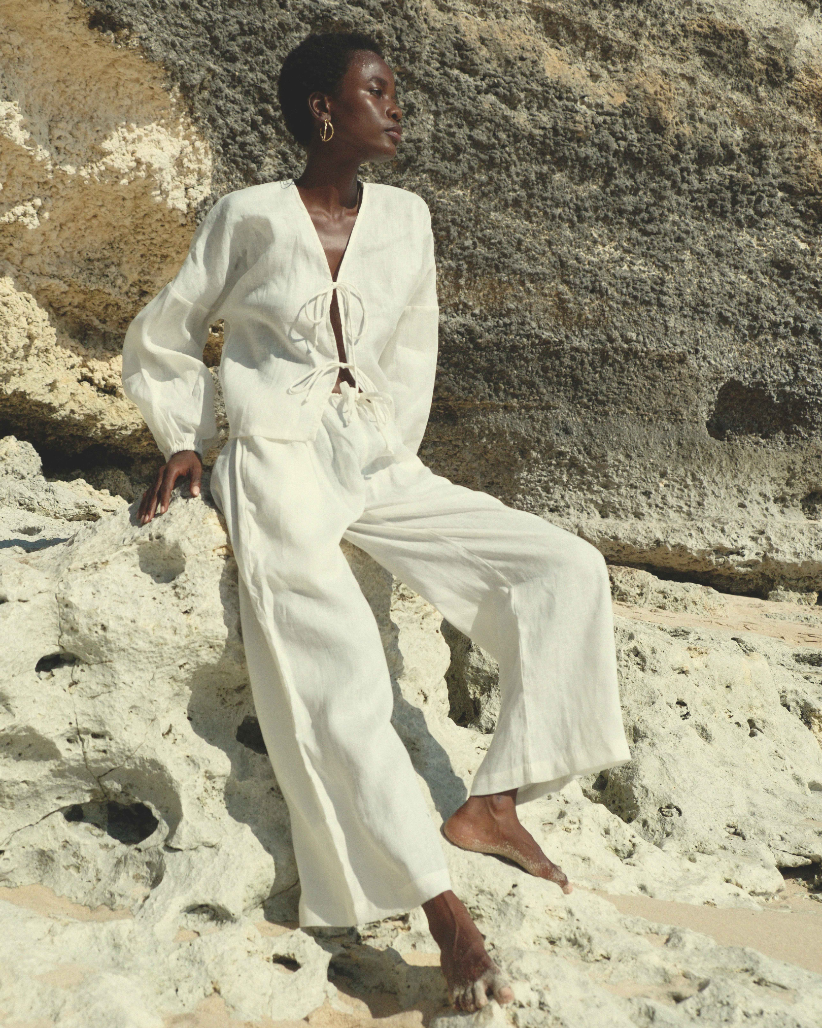 Drawstring Mid-Rise Straight Leg Pant in White