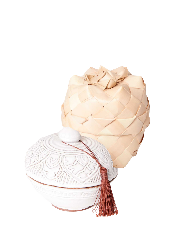 Large Round Lotus Candle in Palm Packaging